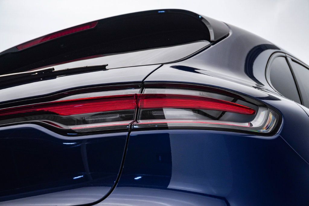 Certified 2026 Porsche Macan AWD/4WD image 12