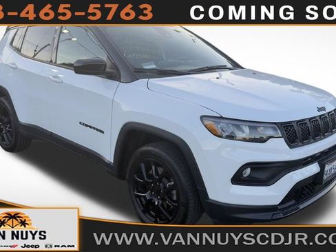 Used 2024 Jeep Compass Latitude w/ Sun and Sound Group image 1