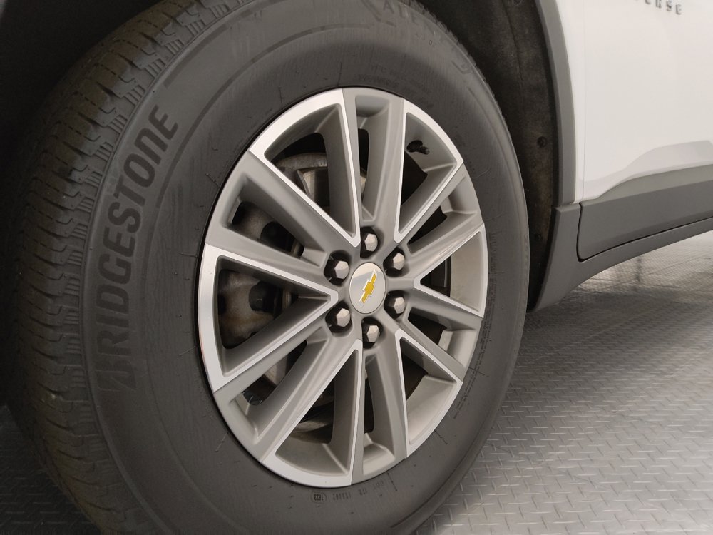 Used 2023 Chevrolet Traverse LT FWD image 31