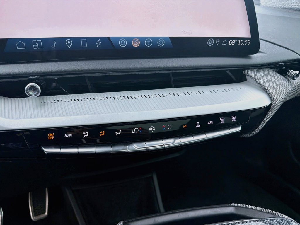 Certified 2025 Cadillac Optiq Luxury 2 AWD/4WD image 21