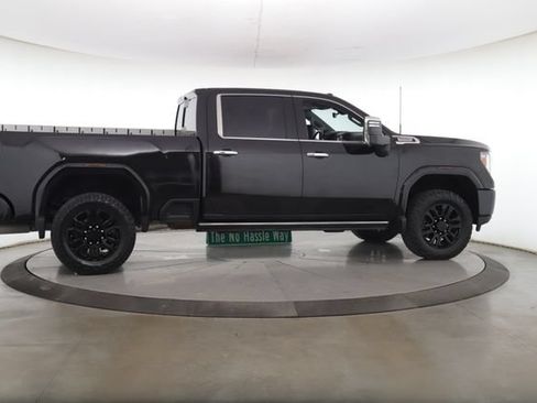 Used 2022 GMC Sierra 3500 Denali w/ Denali Black Diamond Edition AWD/4WD image 6