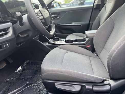 Used 2025 Kia K4 FWD image 25