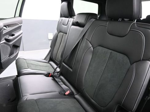New 2026 Jeep Grand Cherokee L 4WD image 15