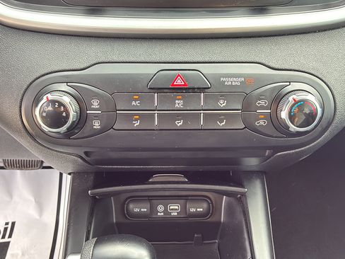 Used 2018 Kia Sorento FWD V6 image 31