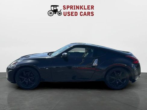 Used 2018 Nissan 370Z Coupe RWD image 7