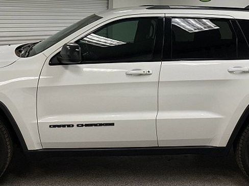 Used 2020 Jeep Grand Cherokee Laredo image 8