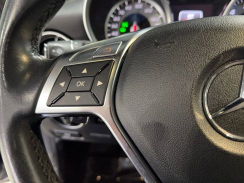 Used 2015 Mercedes-Benz SLK 250 w/ Premium Package image 25