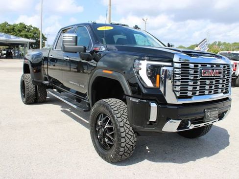 Used 2024 GMC Sierra 3500 Denali w/ Denali Reserve Package AWD/4WD image 16