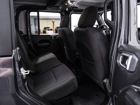 Used 2023 Jeep Gladiator Willys image 39