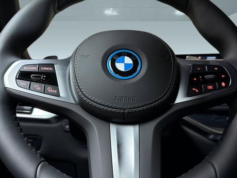 Used 2026 BMW X5 xDrive50e w/ M Sport Package image 15