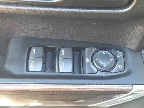 Used 2021 Chevrolet Silverado 1500 LT w/ LPO, Dark Essentials Package AWD/4WD image 18