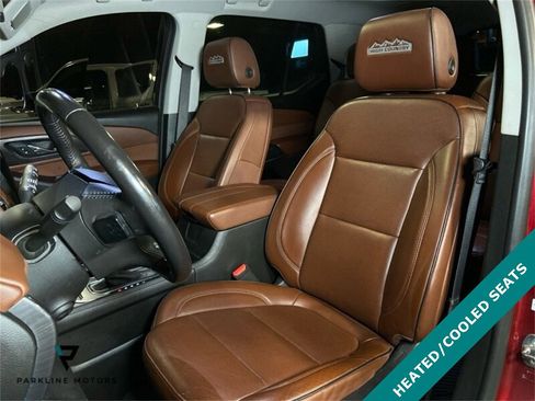 Used 2019 Chevrolet Traverse High Country image 3
