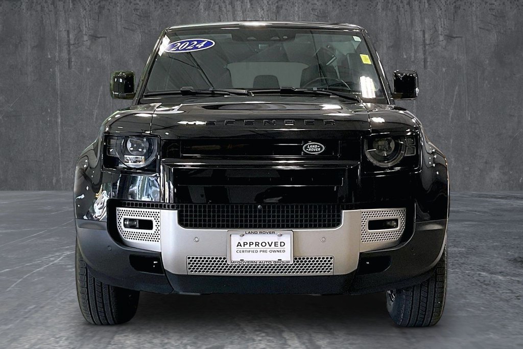 Used 2024 Land Rover Defender 110 S AWD/4WD image 2