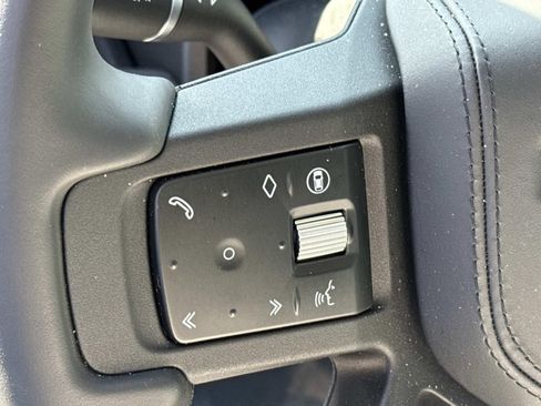 Used 2025 Land Rover Defender 130 X image 23