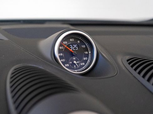 Used 2025 Porsche 718 Boxster image 27