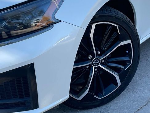 Used 2024 Nissan Altima 2.5 SR image 9