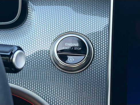 Used 2025 Mercedes-Benz CLE 300 4MATIC Cabriolet image 37