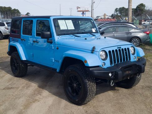 Used 2017 Jeep Wrangler Unlimited Sahara image 3