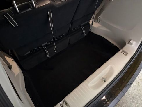 Used 2023 Chrysler Pacifica Touring-L image 13