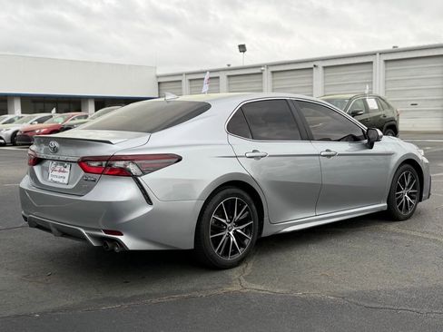 Used 2024 Toyota Camry SE w/ Convenience Package image 7