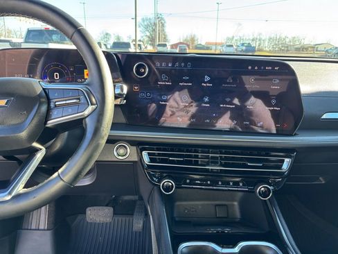 Used 2026 Chevrolet Traverse LT w/ Driver Confidence Package image 20