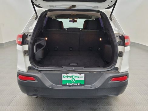 Used 2016 Jeep Cherokee Sport FWD image 29