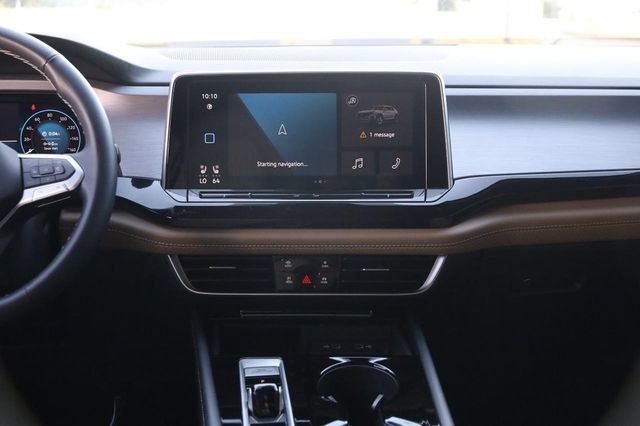 Used 2025 Volkswagen Atlas Cross Sport SE FWD image 27