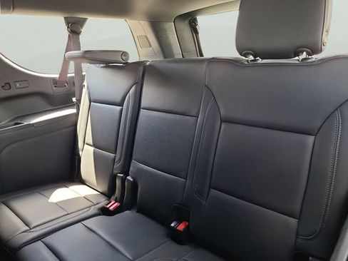 Used 2024 Chevrolet Suburban LT AWD/4WD image 10