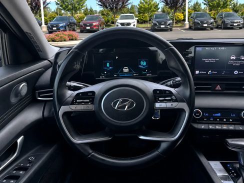 Used 2021 Hyundai Elantra SEL w/ Convenience Package FWD image 17