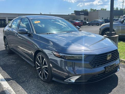 Used 2023 Honda Accord Touring image 5