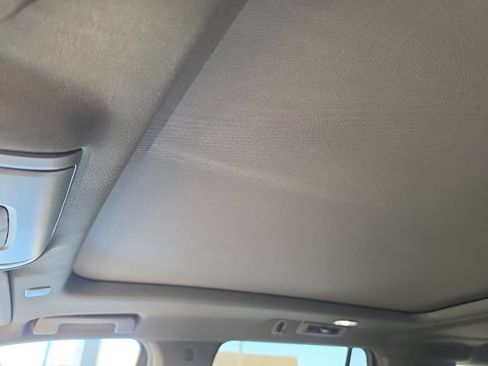 Used 2023 Chevrolet Tahoe Premier RWD image 9