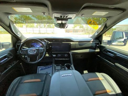 Used 2024 GMC Sierra 2500 AT4 w/ AT4 Premium Plus Package AWD/4WD image 15