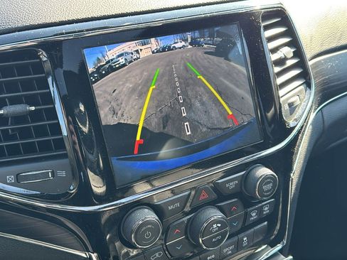 Certified 2019 Jeep Grand Cherokee Limited image 30