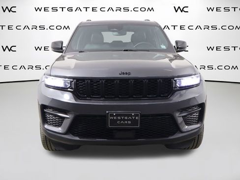 Used 2023 Jeep Grand Cherokee Altitude image 2