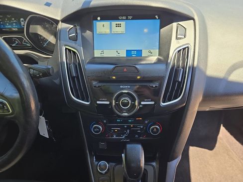 Used 2017 Ford Focus SEL w/ Cold Weather Package FWD image 28