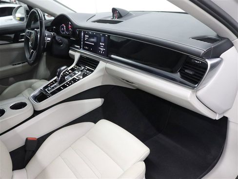 Used 2017 Porsche Panamera 4S AWD/4WD image 36