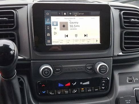 Used 2024 RAM ProMaster 2500 w/ Safety Group image 9