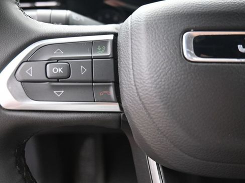 Used 2024 Jeep Compass Latitude AWD/4WD image 18