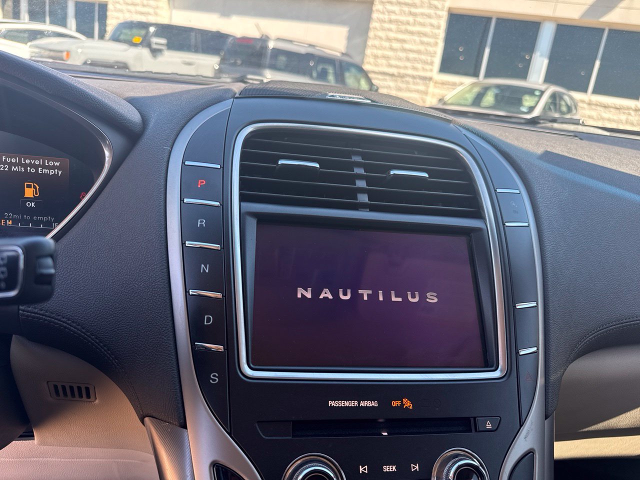 Used 2020 Lincoln Nautilus Reserve w/ Cargo Utility Package AWD/4WD image 12