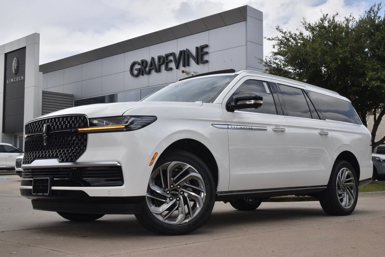 New 2026 Lincoln Navigator L Reserve AWD/4WD image 1