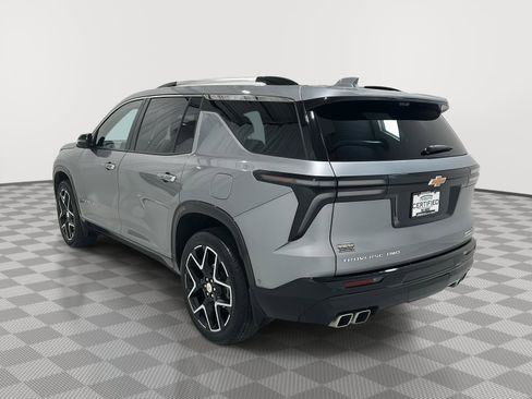 Used 2026 Chevrolet Traverse High Country AWD/4WD image 3