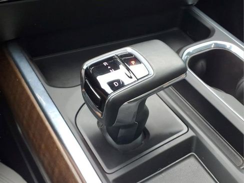 Used 2023 Chevrolet Silverado 1500 High Country w/ High Country Premium Package AWD/4WD image 9