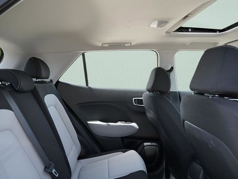 Certified 2023 Hyundai Venue SEL FWD image 14