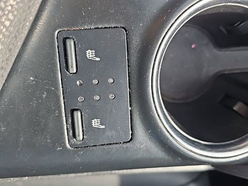 Used 2018 Toyota Camry XSE FWD image 17