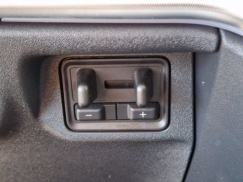 Used 2025 Ford Expedition Platinum w/ Driver's Package AWD/4WD image 27