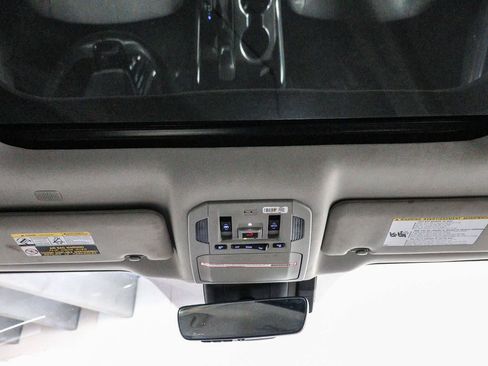 Used 2022 Toyota Highlander Platinum FWD image 13