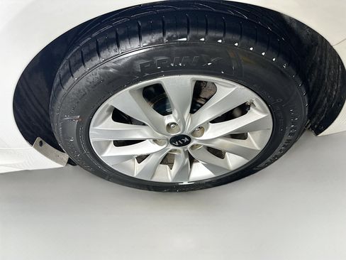 Used 2017 Kia Optima EX w/ Premium Package FWD image 11