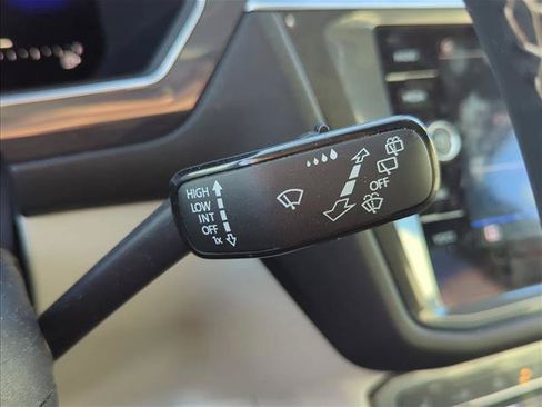 Used 2022 Volkswagen Tiguan SE FWD image 16