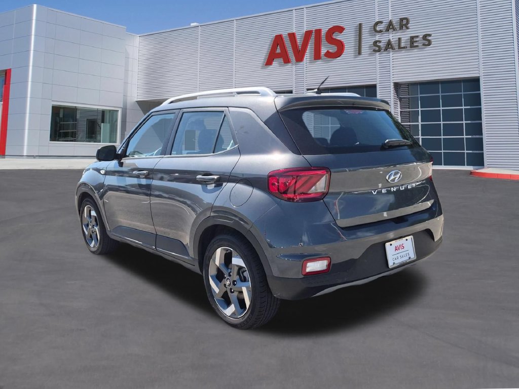 Used 2025 Hyundai Venue SEL FWD image 9