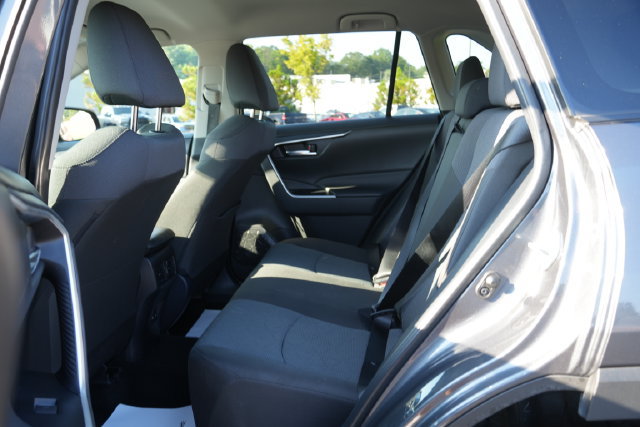 Used 2025 Toyota RAV4 XLE FWD image 14